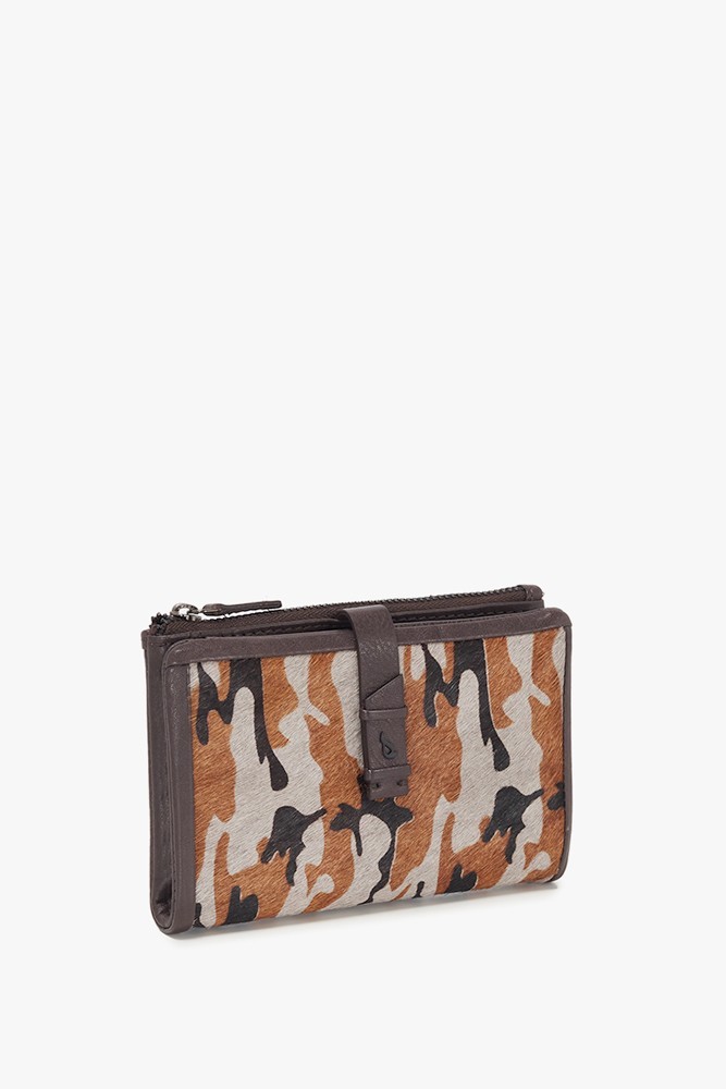 Medium women's brown leather wallet