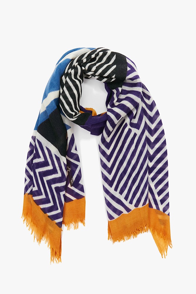 Women's wool scarf with purple geometric print