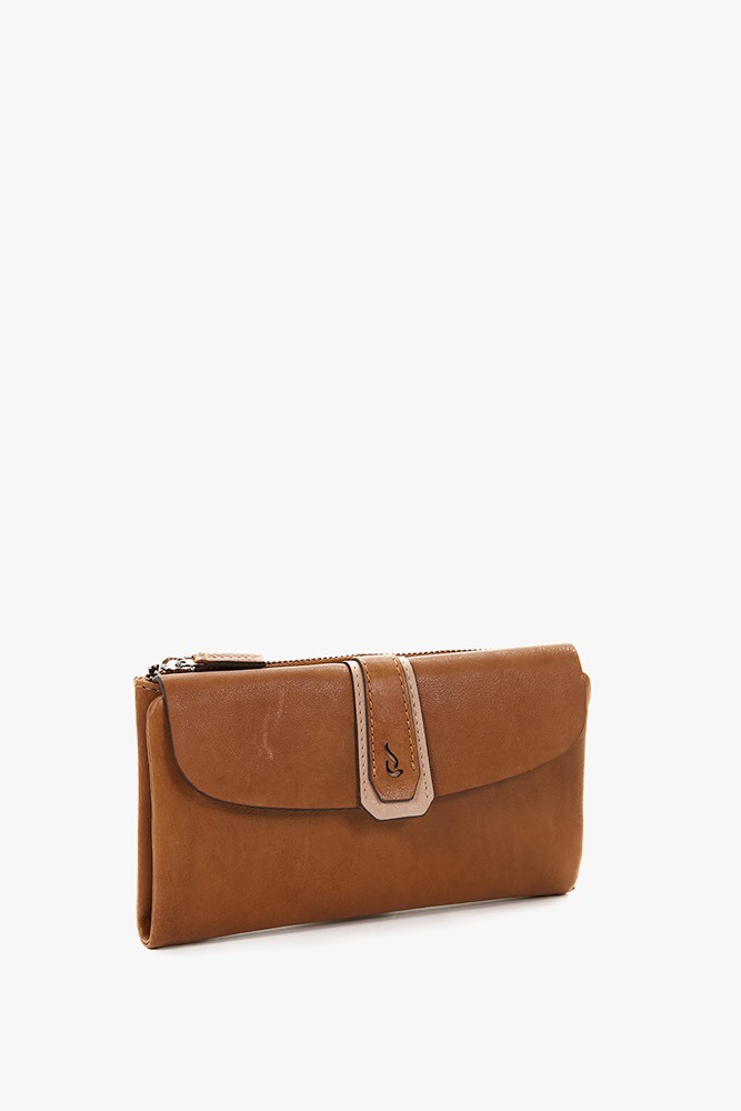 Women's medium cognac leather wallet