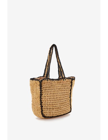 Beige braided basket in beige